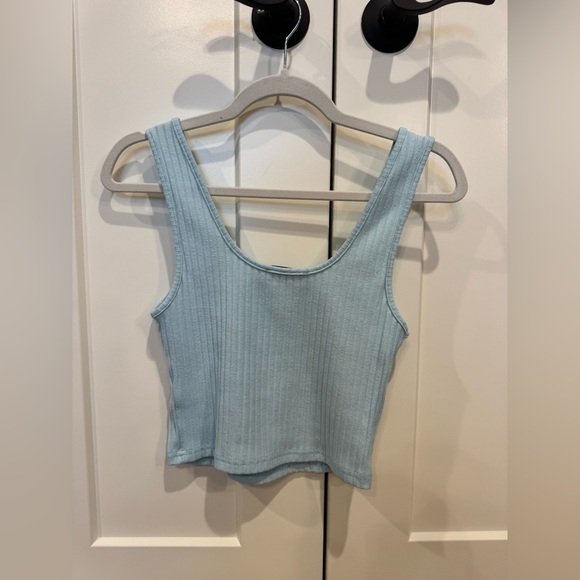 White Fox Boutique Sky Blue Ribbed Crop Top - Picture 3 of 3